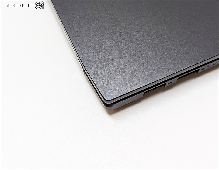 點我看大圖 快速開箱:ASUS Vivobook Pro OLED 15 M3500QC