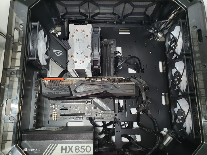 想玩機殼還是被機殼玩，InWin Airforce 魅影黑 組裝式機殼開箱試用