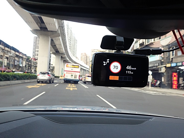 Mio MiVue™ 887 — 4K高畫質與安全六合一之實戰體驗分享，外掛基隆太平青鳥與誠品快閃店輕旅行！