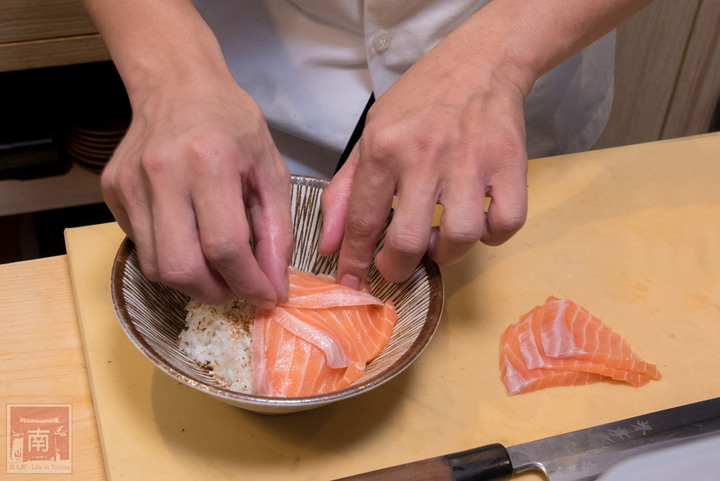 【臺南美食】必嘗特級海鮮丼｜生魚握壽司｜日本進口海味海膽｜職人精神新鮮上桌｜日本料理推薦｜嚴選新鮮漁獲｜無菜單料理~~鮨瑀壽司