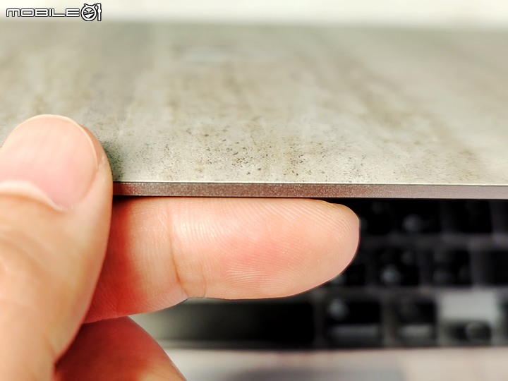 【 開箱 】MacBook Pro M1 Pro 使用心得分享 – 該怎麼選MacBook？充電器有必要升級嗎？
