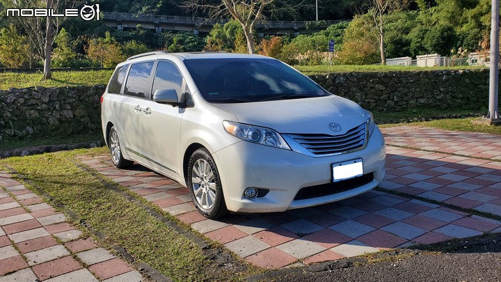 2014 Toyota Sienna 代步車開箱分享---一個人開這台車也未免太浪費了