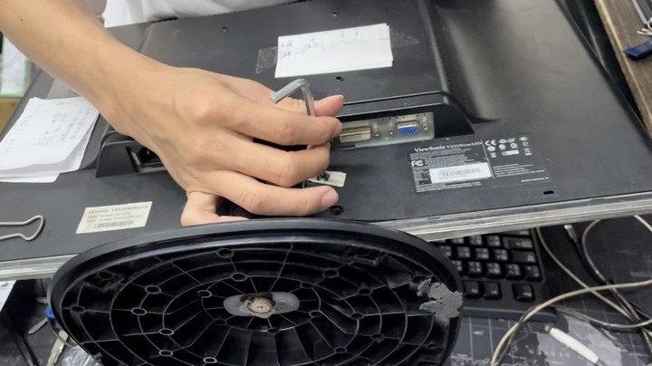 開箱!Raymii OS1氣壓式電腦螢幕支架