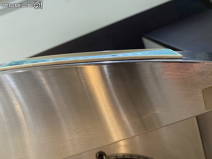 老排油煙機面板如何拆卸