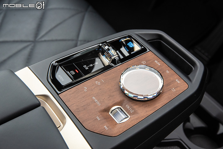 【採訪】BMW全新電動休旅iX正式發表,雙車型劃分自320萬元起!
