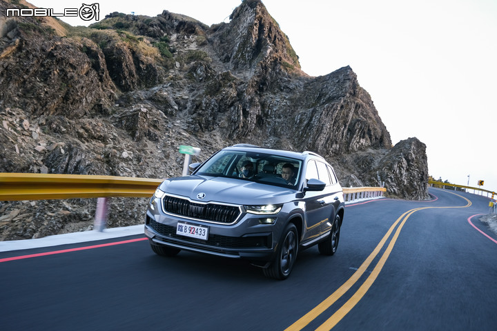 Škoda 小改款 Kodiaq 2.0TSI 4x4試駕|質感與科技再進化,熱賣實力不容小覷!