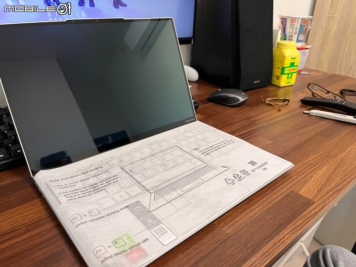 點我看大圖 簡單開箱、心得 Lenovo YOGA Slim 7 Carbon 14 AMD款
