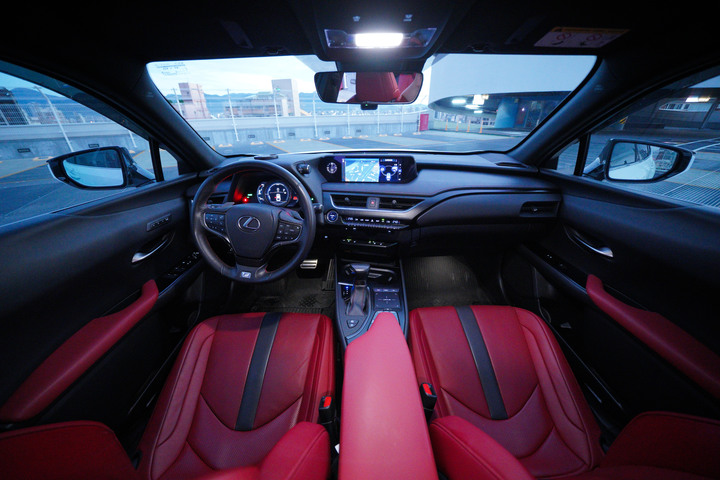 獨一無二的美好 Lexus UX250h F Sport