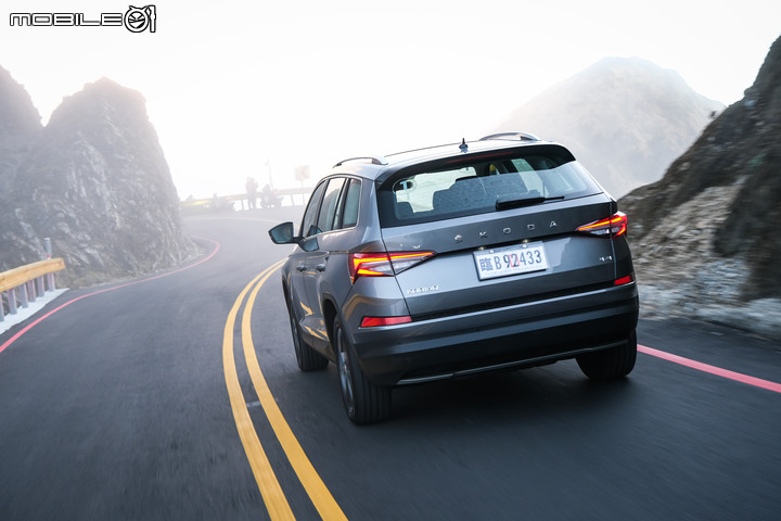 Škoda 小改款 Kodiaq 2.0TSI 4x4試駕|質感與科技再進化,熱賣實力不容小覷!