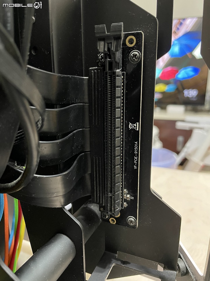 點我看大圖 礦潮下的多顯示輸出方案 AMD 5700G & X570I AORUS PRO WIFI