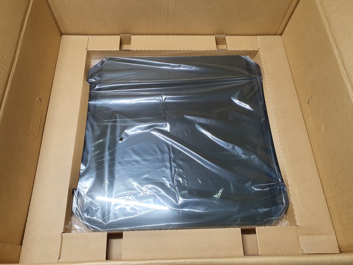 想玩機殼還是被機殼玩，InWin Airforce 魅影黑 組裝式機殼開箱試用