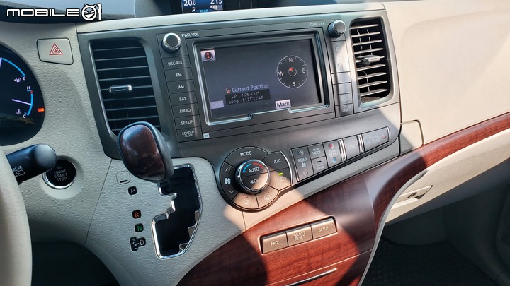 2014 Toyota Sienna 代步車開箱分享---一個人開這台車也未免太浪費了