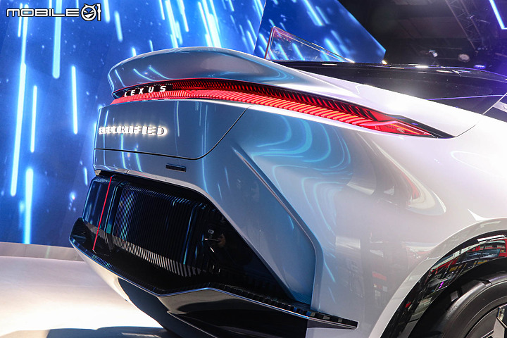 【賞車實拍】Lexus LF-Z概念車近距離直擊，預覽品牌電動車的未來樣貌！