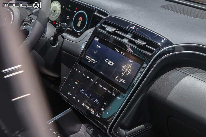 【採訪】較預售再降2萬!大改款Hyundai Tucson L雙車型97.9萬元起正式發表!