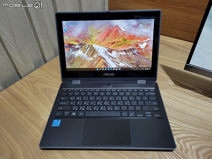 商用翻轉小筆電BR1100FKA SSD版開箱