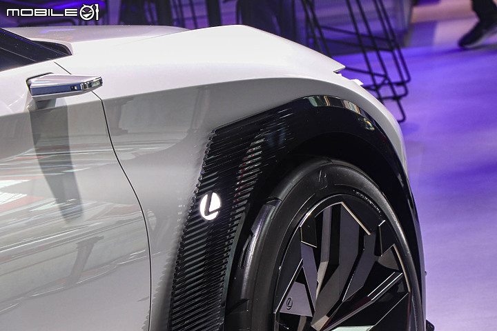 【賞車實拍】Lexus LF-Z概念車近距離直擊，預覽品牌電動車的未來樣貌！