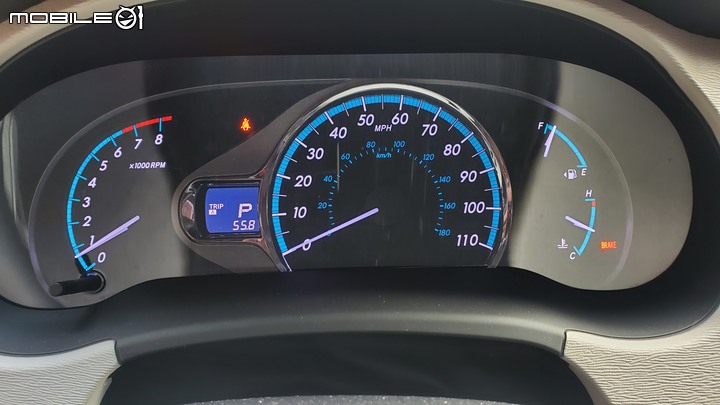 2014 Toyota Sienna 代步車開箱分享---一個人開這台車也未免太浪費了