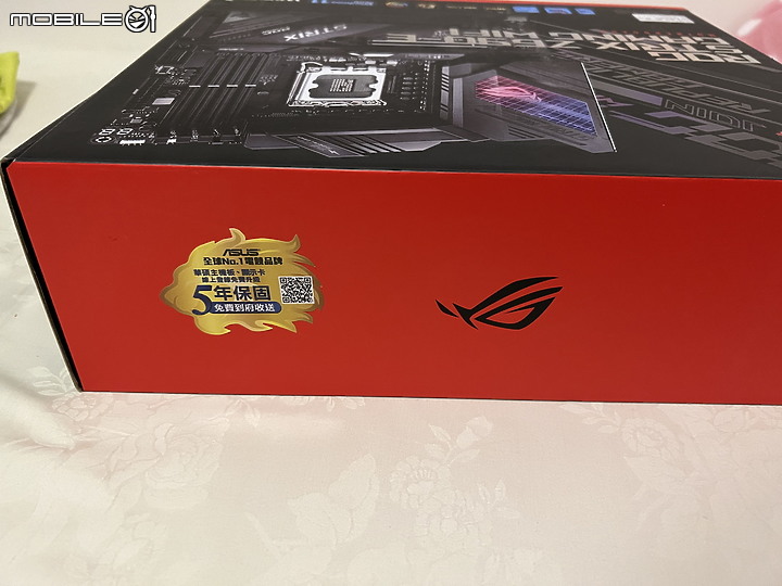點我看大圖 ROG STRIX 系列攻頂 Z690-E GAMING WiFi 簡單開箱