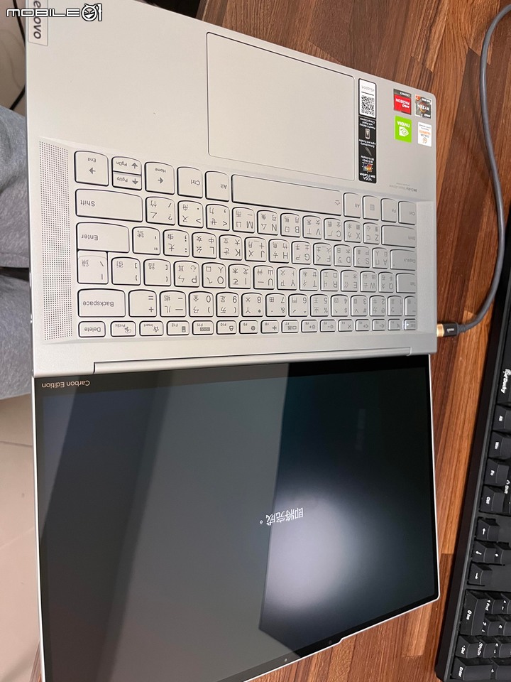 點我看大圖 簡單開箱、心得 Lenovo YOGA Slim 7 Carbon 14 AMD款