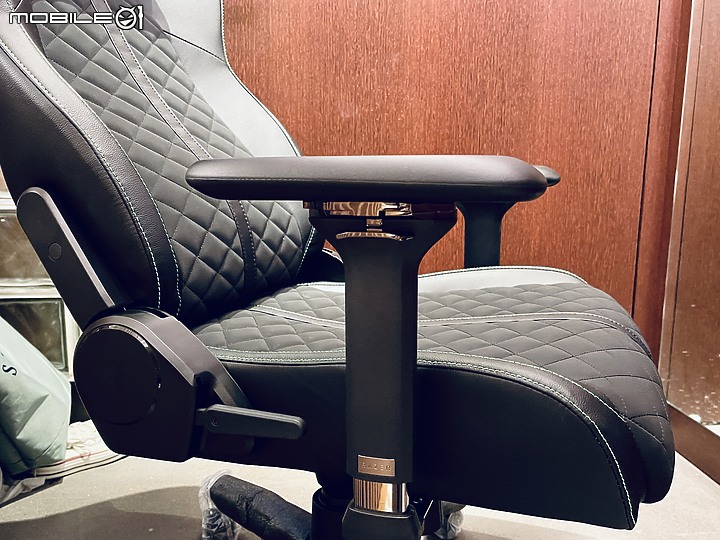 電腦人生中的好伴侶 - Razer Enki 電競椅 開箱&使用分享