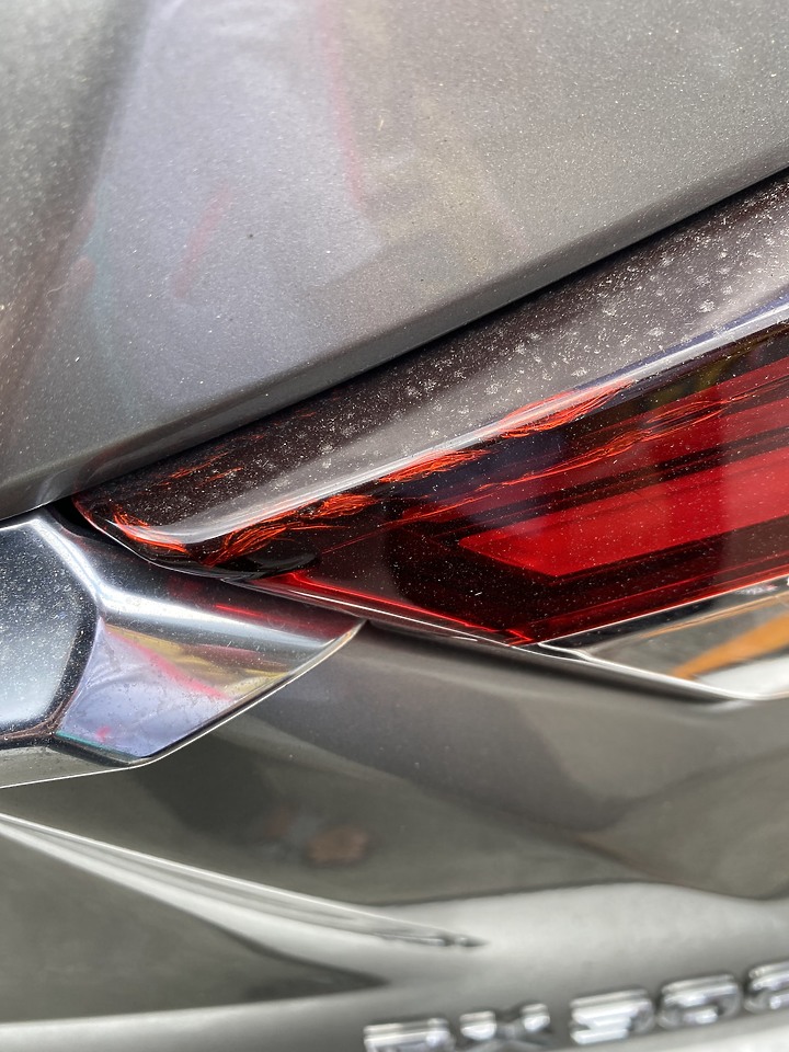 Lexus RX300 一年車~燈殼內部龜裂?質變?