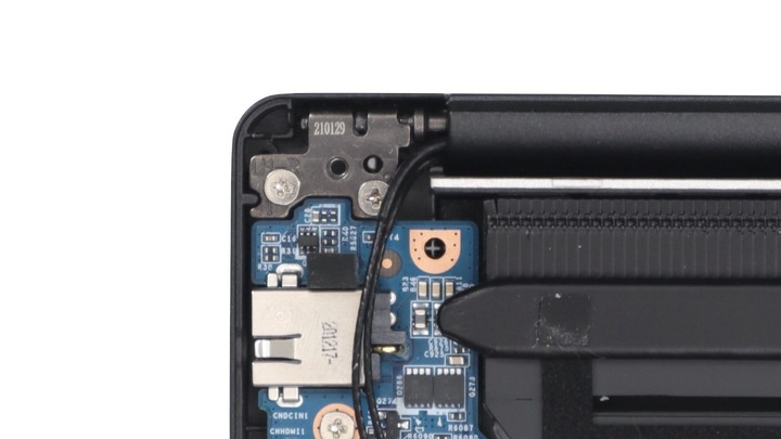輕薄筆電居然兩條 RAM、兩條 SSD 都可以更換!ADATA XPG XENIA 14 你的擴充性也太好了吧!
