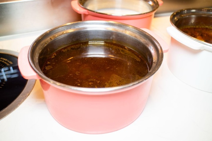 台中迴轉火鍋吃到飽!麻辣鴨血、滷牛腩、冰淇淋無限供應