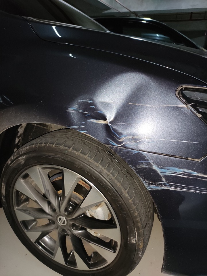 2018 Sentra 前葉子板被撞到了...