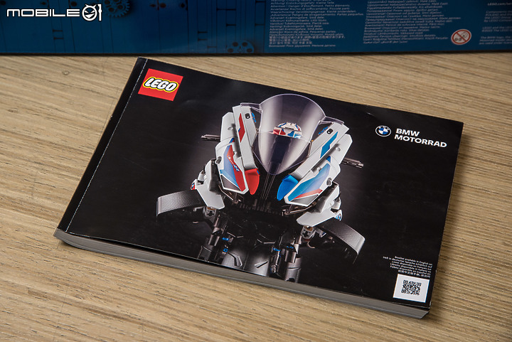 【開箱實拍】LEGO 42130 BMW M 1000 RR|1/5大比例精緻又好玩!