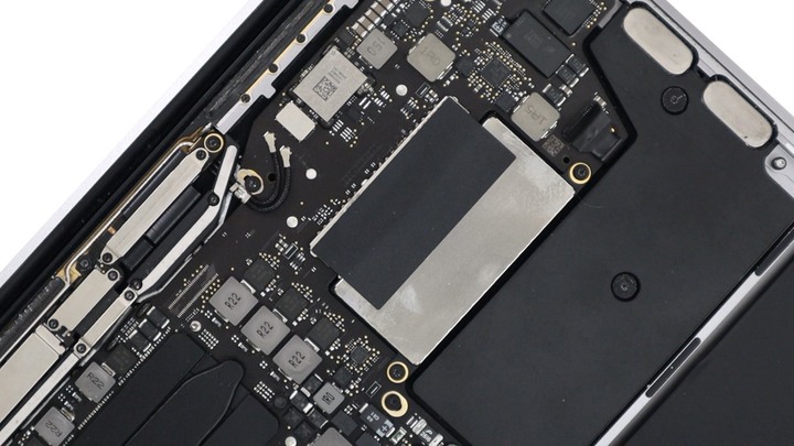 點我看大圖 Apple 不讓你升級的,OWC 幫你!DIY 改裝 MacBook Pro 13 2016/2017 Function Key OWC Aura Pro NT SSD