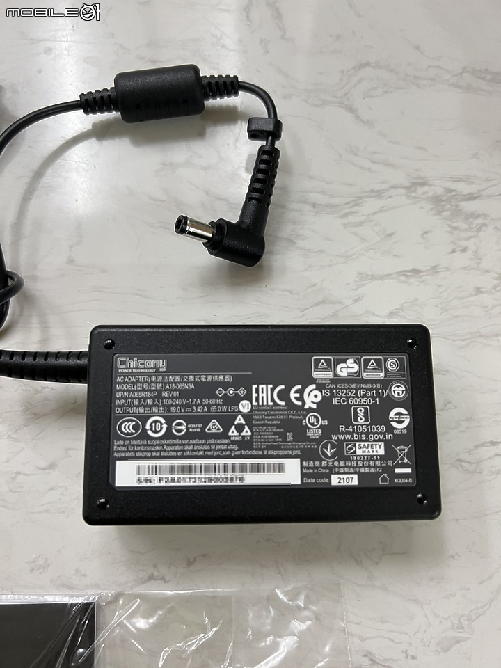 點我看大圖 GIGABYTE 技嘉 U4 UD 輕薄1公斤處女作 Ultrabook 開箱