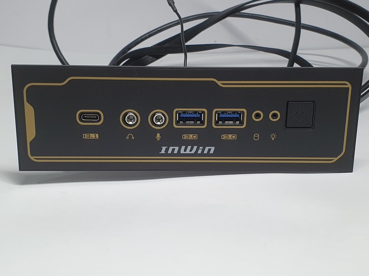 想玩機殼還是被機殼玩，InWin Airforce 魅影黑 組裝式機殼開箱試用