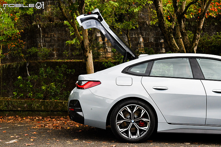 BMW大改款430i Gran Coupe M Sport試駕 │ 身著勁裝的文人,拿捏平衡的學問!
