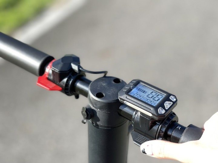 【BIRDYEDGE 電動滑板車選購建議 】2萬 ?! 不用真的嗎 !!!這款MIT CP值超高，最高30KM，雙避震，剎車。