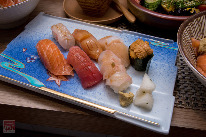 【臺南美食】必嘗特級海鮮丼｜生魚握壽司｜日本進口海味海膽｜職人精神新鮮上桌｜日本料理推薦｜嚴選新鮮漁獲｜無菜單料理~~鮨瑀壽司