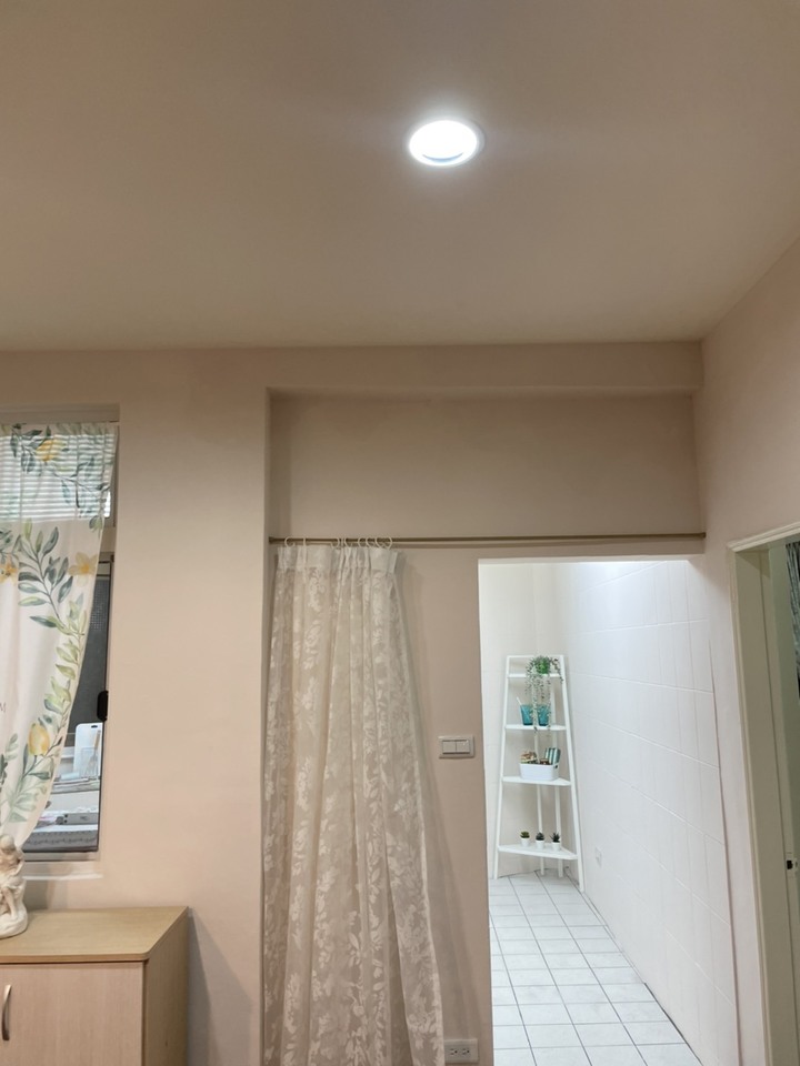 老公寓四樓（頂樓，無加蓋）天花板水痕