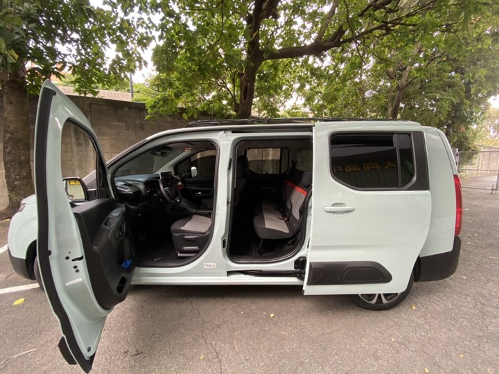 點我看大圖 Citroen Berlingo小小分享