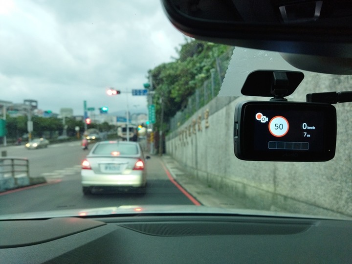 Mio MiVue™ 887 — 4K高畫質與安全六合一之實戰體驗分享，外掛基隆太平青鳥與誠品快閃店輕旅行！