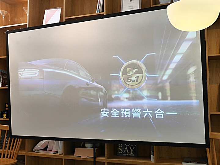 Mio MiVue™ 887 — 4K高畫質與安全六合一之實戰體驗分享，外掛基隆太平青鳥與誠品快閃店輕旅行！