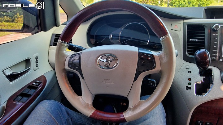 2014 Toyota Sienna 代步車開箱分享---一個人開這台車也未免太浪費了