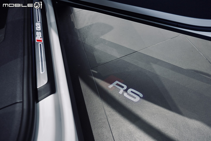 實車照片分享 2022年式 Audi RS Q3 金屬冰川白 Glacier white