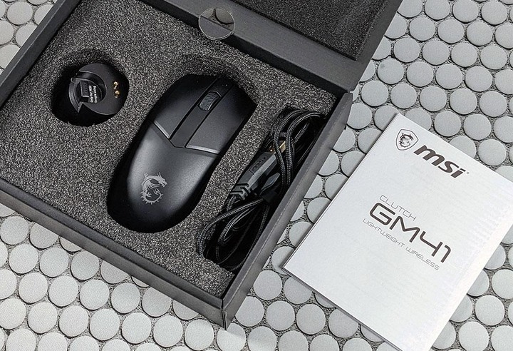 輕量好用的 MSI Clutch GM41 LIGHT WEIGHT WIRELESS 無線電競滑鼠開箱