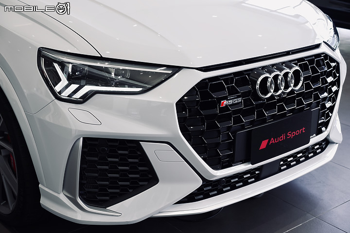 實車照片分享 2022年式 Audi RS Q3 金屬冰川白 Glacier white