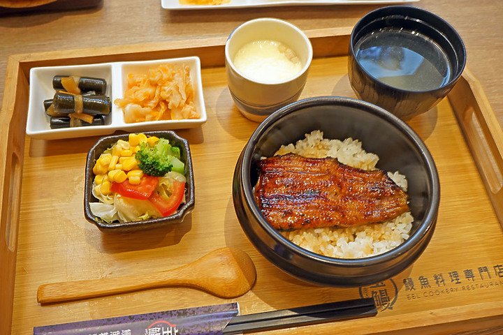 【台南鰻魚飯】少見的驚喜鰻魚料理-烤鰻肝┃附餐多元精美┃宝鰻道地鰻魚飯