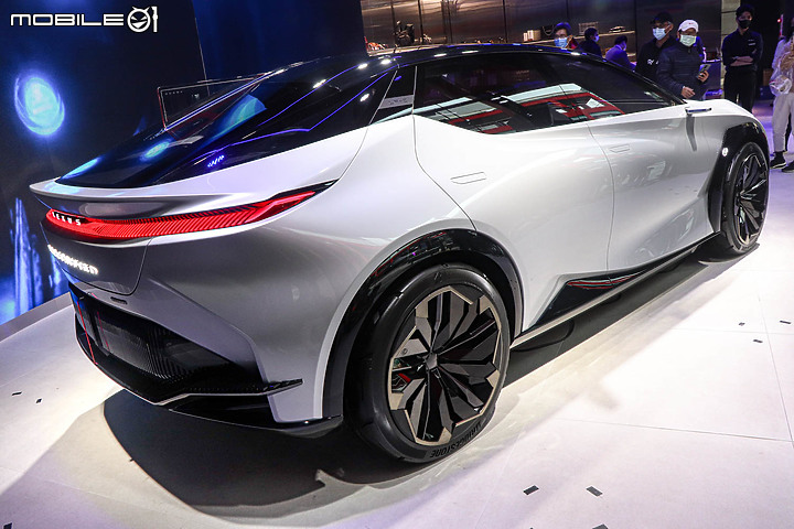 【賞車實拍】Lexus LF-Z概念車近距離直擊，預覽品牌電動車的未來樣貌！