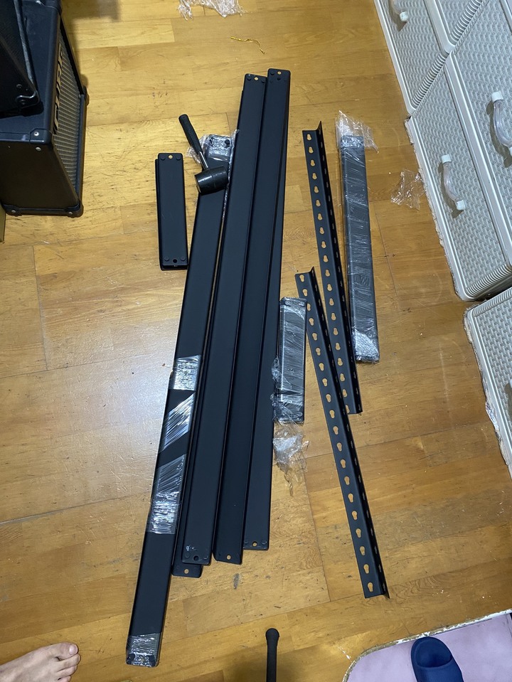開箱!工業風角鋼桌
