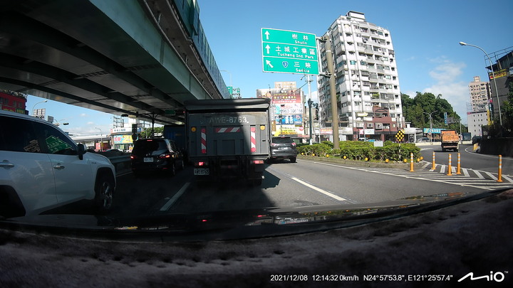 Mio MiVue™ 887 行車紀錄器開箱