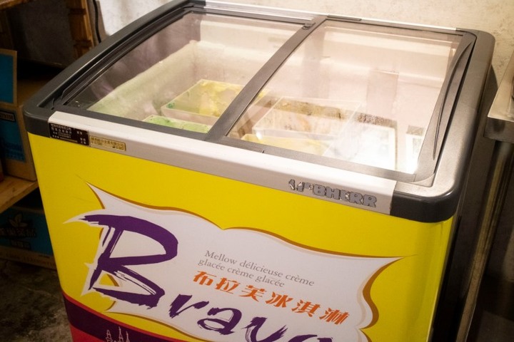 台中迴轉火鍋吃到飽!麻辣鴨血、滷牛腩、冰淇淋無限供應