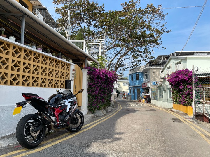 [開箱] 我的Kawasaki ZX-25R終於正式上路了...但是在香港...