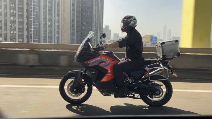 重機ACC道路實測 & 假面武士KTM 1290 Super Adventure S開箱